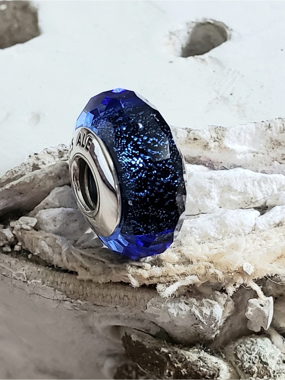 Authentic PANDORA Charm Blue Fascinating Iridescence Murano Glass #791646 A33